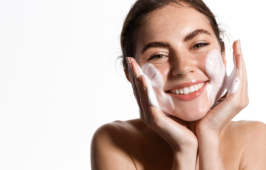 استفاده از ژل بانوان برای مراقبت از پوست بدون آرایش
