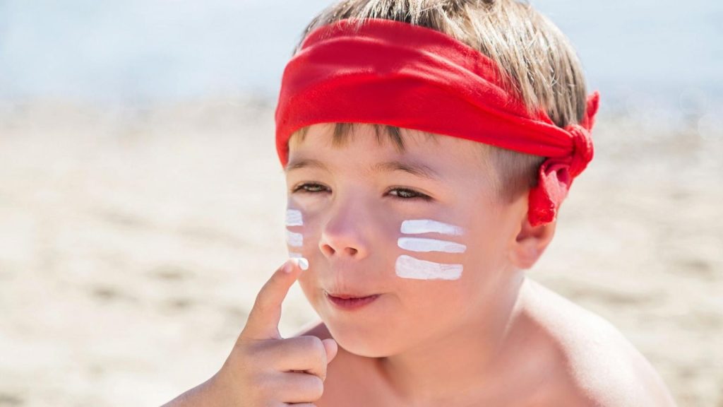 محافظت از پوست کودکان در برابر آفتاب 